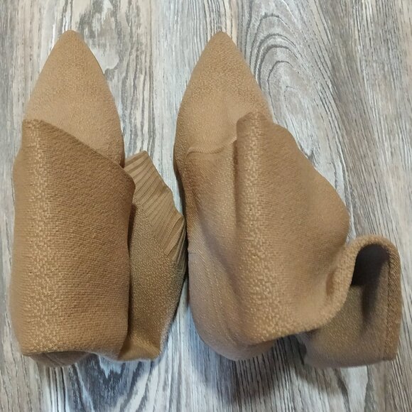 Knee High Kitten Heel Boots with Pointed Toes and Faux Knit Texture - Picture 6 of 10